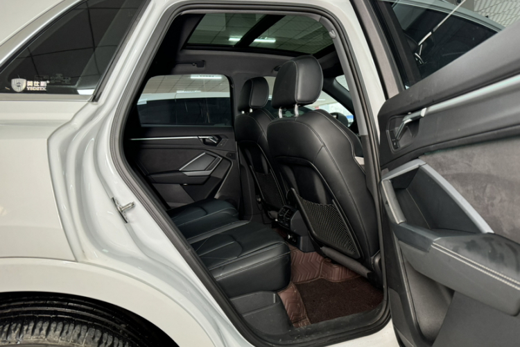 奥迪Q3 2024款 35 TFSI 时尚动感型中控内饰7001