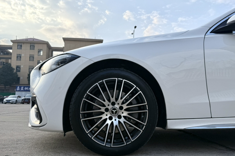 奔驰C级 2023款 C 260 L 运动版车身外观6006