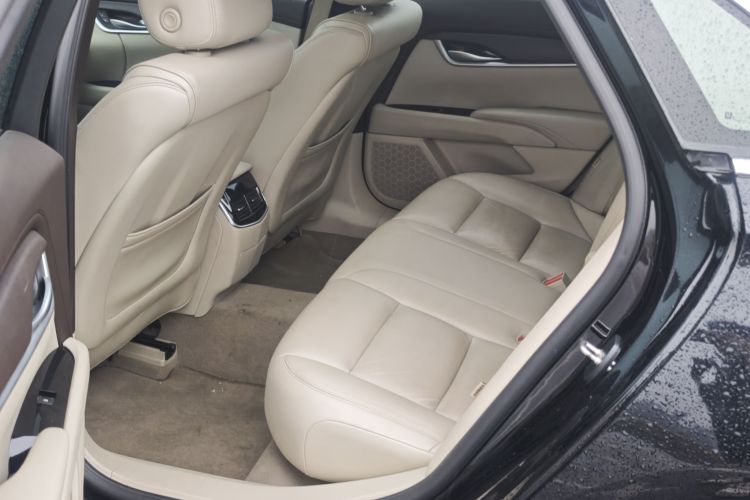 凯迪拉克XTS 2015款 28T 舒适型中控内饰7006