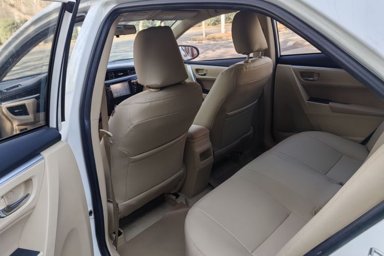 丰田 卡罗拉 2014款 1.6L 手动GL中控内饰7003