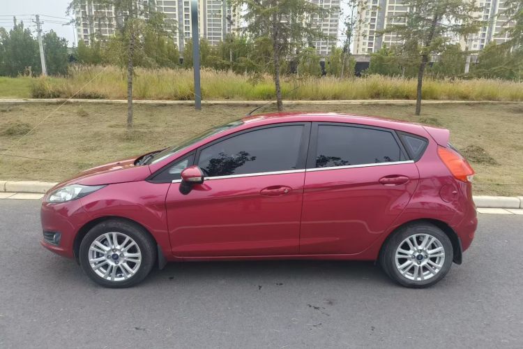 福特 嘉年华 2013款 两厢 1.5L 自动时尚型车身外观6006