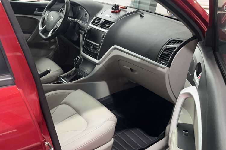 吉利汽车 帝豪 2016款 三厢 1.5L CVT豪华型局部细节9002