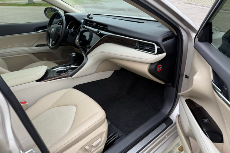 丰田 凯美瑞 2019款 2.5G 豪华版 国VI中控内饰7007