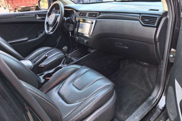 东风风光 风光580 2016款 1.8L 手动舒适型局部细节41