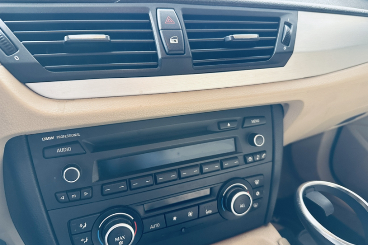 宝马X1 2012款 sDrive20i 领先型局部细节16