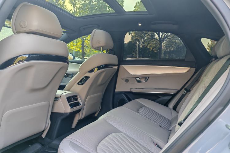 比亚迪 汉 2025款 EV 智驾版 701KM激光雷达尊享型中控内饰7003