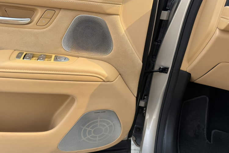 鸿蒙智行 问界M7 2022款 1.5T 后驱舒适版中控内饰7009