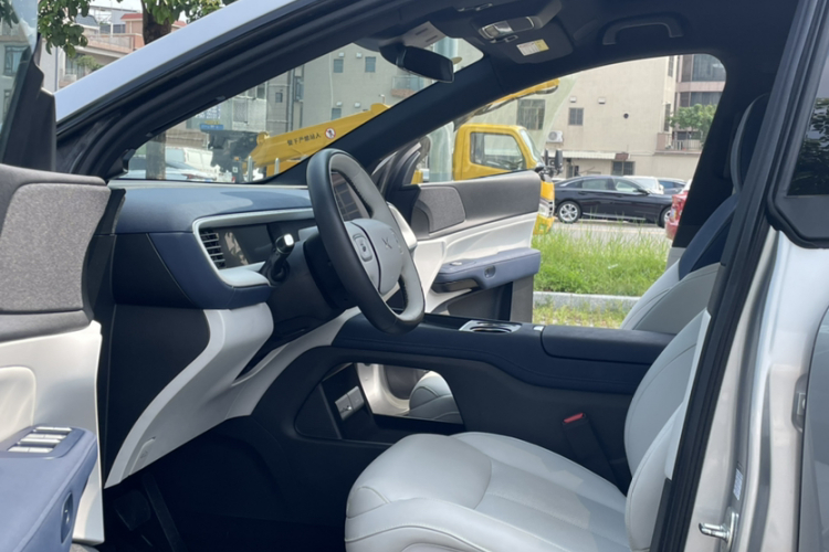 小鹏G6 2023款 700 四驱性能 Max中控内饰7004