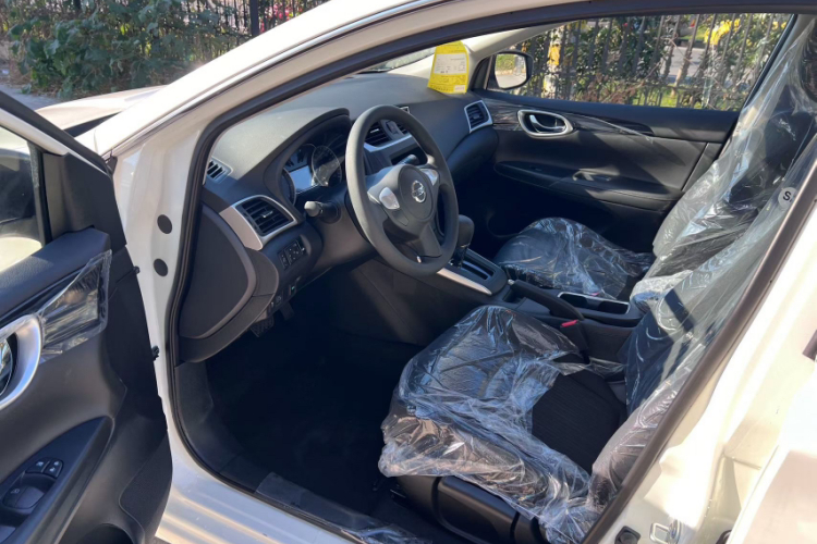 日产 轩逸 2024款 改款三 经典 1.6XE CVT舒适版中控内饰7002