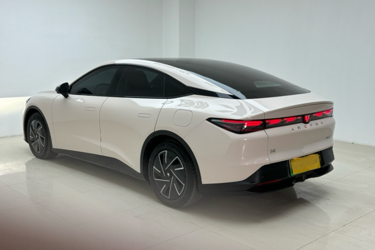 ARCFOX极狐 极狐 阿尔法S5 2024款 560PRO 185kW车身外观6001