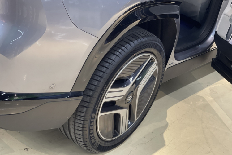 长安启源E07 2025款 纯电 四驱 90kWh Ultra高性能版车身外观6011