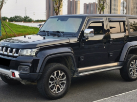 北京BJ40 2023款 2.0T 自动四驱城市猎人版侠客型