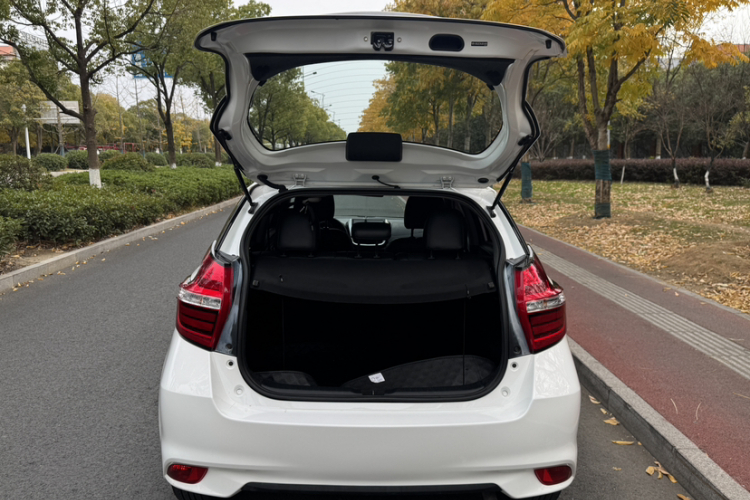 丰田 YARiS L 致炫 2016款 改款 1.5E CVT魅动版车身外观6002