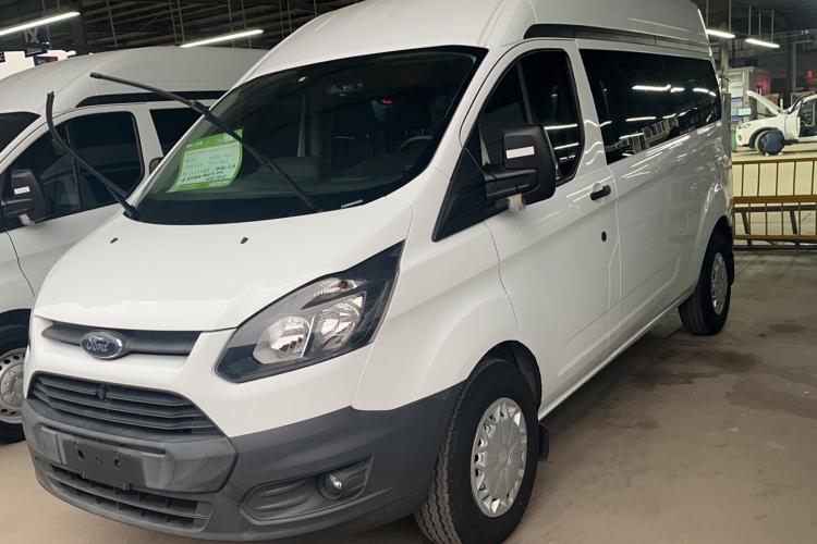 福特 全顺 2017款 2.0T汽油多功能商用车中轴中顶国V局部细节9009