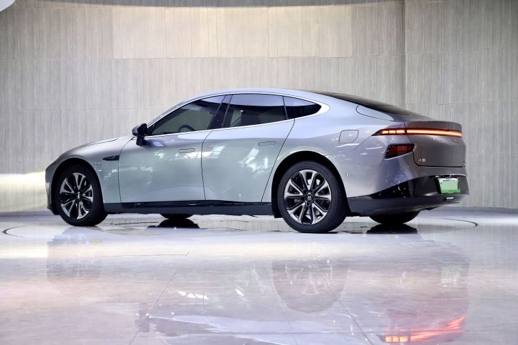 小鹏P7 2021款 480E车身外观6003