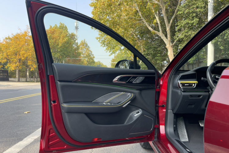 红旗H6 2023款 2.0T 致臻版车身外观6009