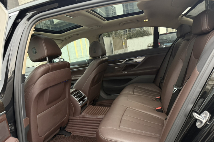 宝马7系 2017款 730Li 领先型中控内饰7009