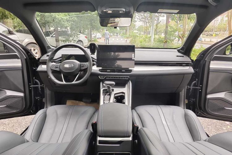 吉利汽车 星瑞 2025款 东方曜 1.5TD 昆仑版中控内饰7003