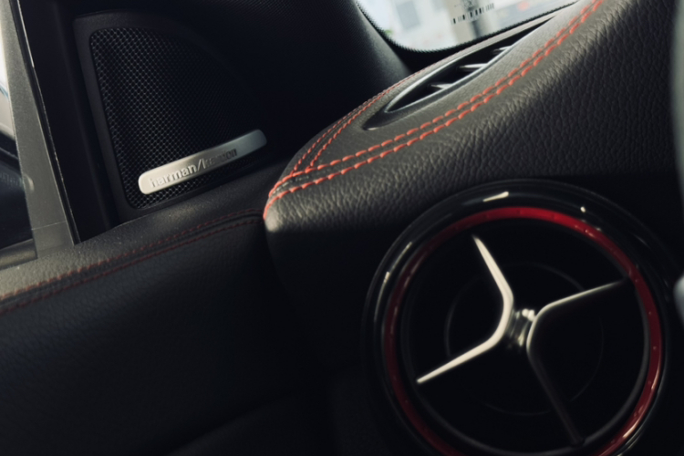 奔驰CLA AMG 2017款 改款 AMG CLA 45 4MATIC中控内饰7006