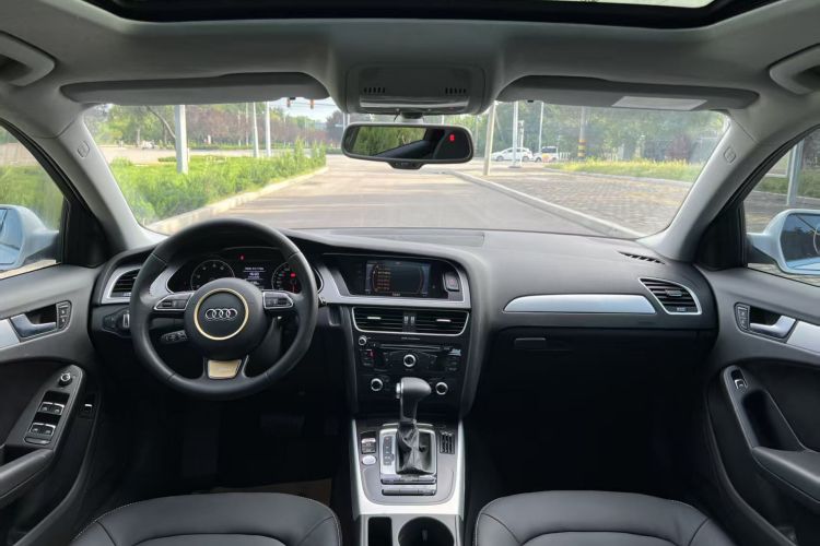 奥迪A4L 2016款 35 TFSI 典藏版 自动标准型中控内饰7003