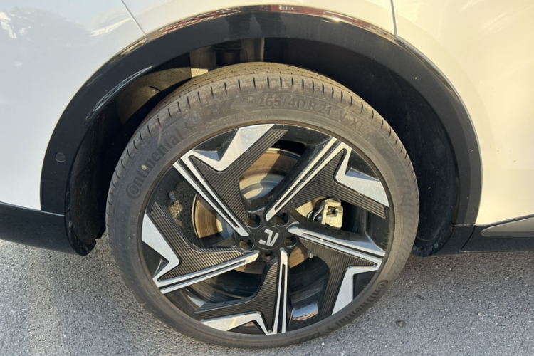 飞凡汽车 飞凡R7 2025款 长续版车身外观6012