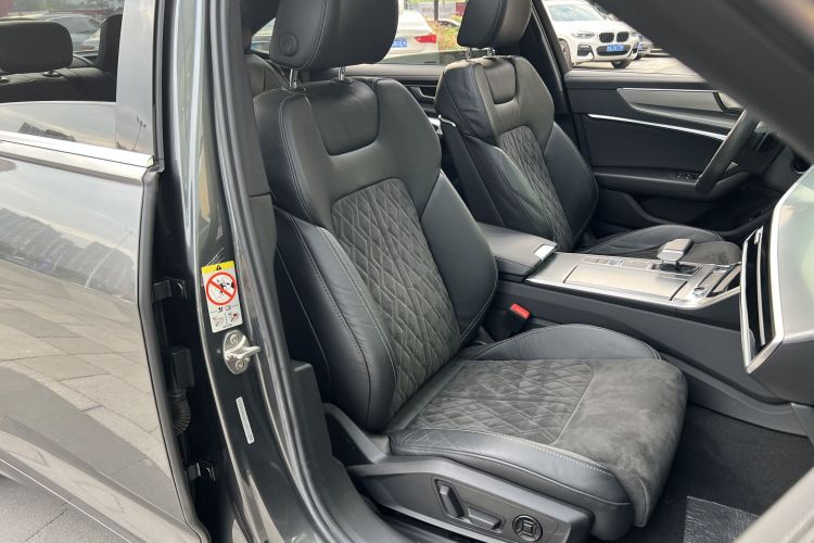 奥迪A6L 2021款 45 TFSI 臻选动感型局部细节41