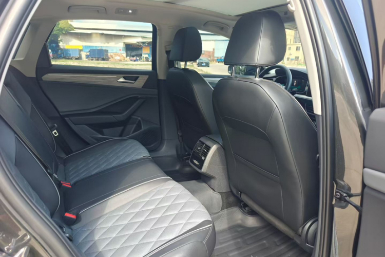 大众 速腾 2023款 300TSI DSG超越版中控内饰7002