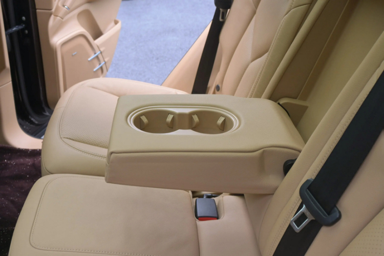 保时捷 2015款 Cayenne 3.0T中控内饰7010