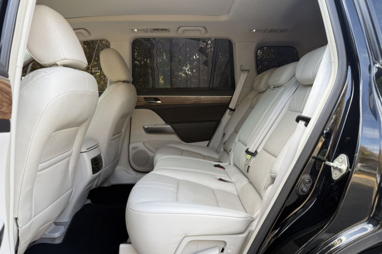 广汽传祺 传祺GS8 2017款 320T 四驱豪华智联版（七座）中控内饰7010