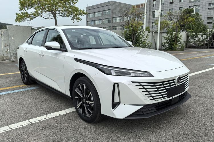 长安 逸动 2025款 蓝鲸 1.5T 500Bar尊贵型车身外观6002