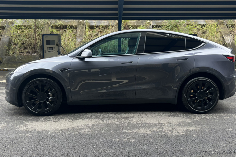 特斯拉 Model Y 2021款 长续航全轮驱动版车身外观6004