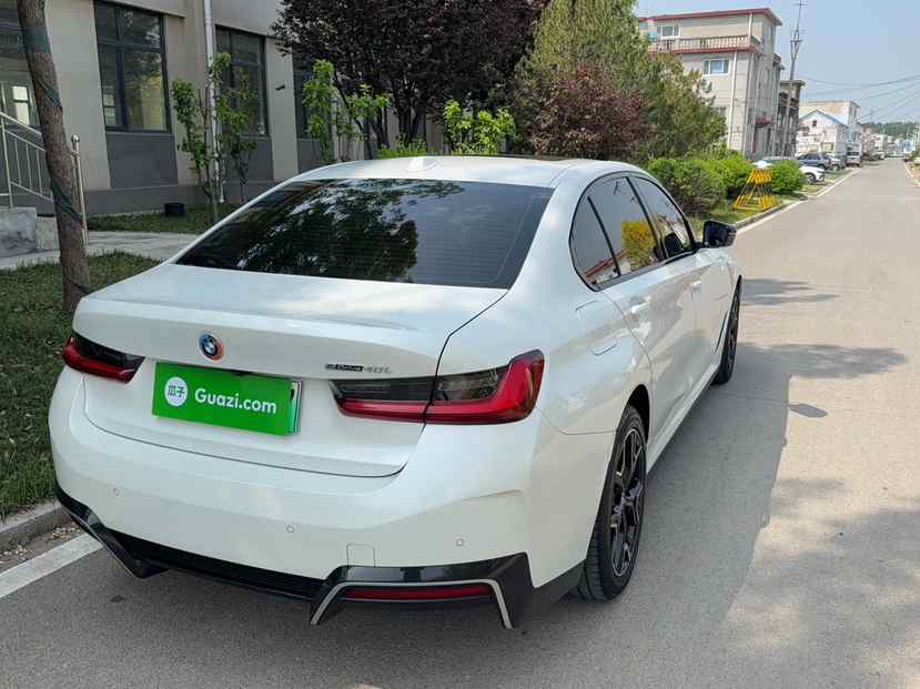 宝马i3 2024款 eDrive 40 L 曜夜套装(3)