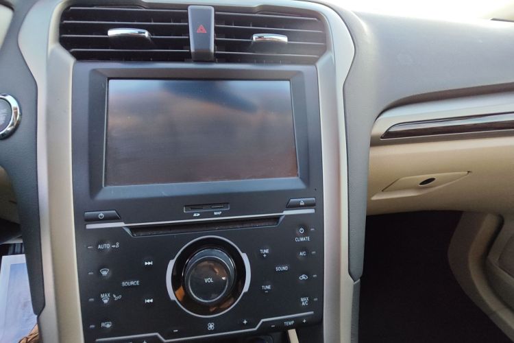 福特 蒙迪欧 2013款 2.0L GTDi200时尚型局部细节9013