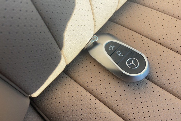 奔驰E级 2024款 改款 E 260 L中控内饰7014