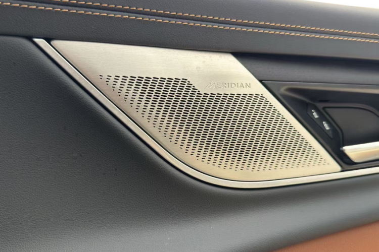 捷豹XFL 2023款 XFL 2.0T P250 两驱精英运动版中控内饰7007