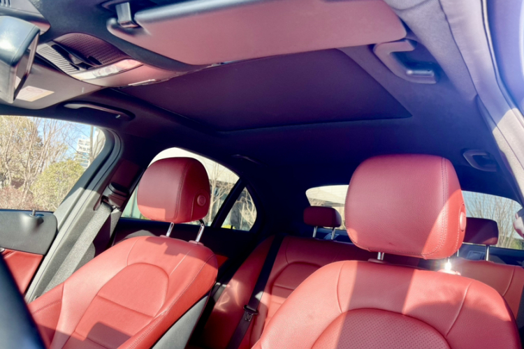 奔驰C级 2016款 C 200 运动版中控内饰7012