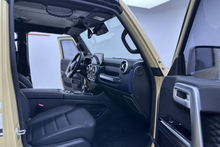 北京BJ40 2019款 2.3T 自动四驱环塔冠军版 国VI中控内饰7010