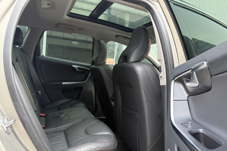 沃尔沃XC60(进口) 2014款 T5 智雅版中控内饰7003