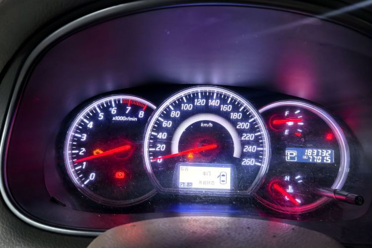 日产 天籁 2011款 2.5L XL领先版中控内饰15