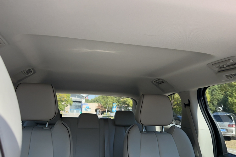 别克GL8 2021款 陆上公务舱 652T 豪华型中控内饰7008