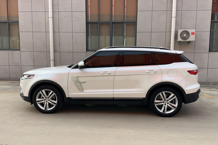 众泰T700 2017款 1.8T 双离合尊贵型车身外观6007