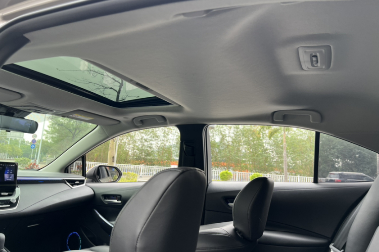 丰田 卡罗拉 2023款 1.8L 智能电混双擎 精英版局部细节22