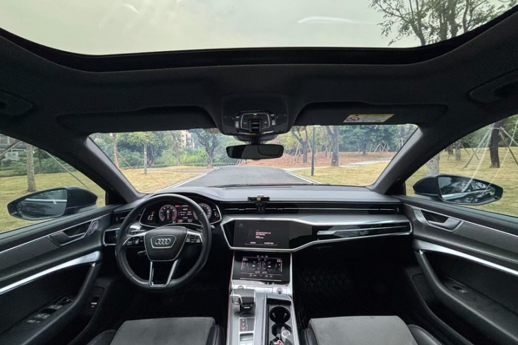 奥迪A6L 2023款 改款 45 TFSI 臻选动感型中控内饰7002