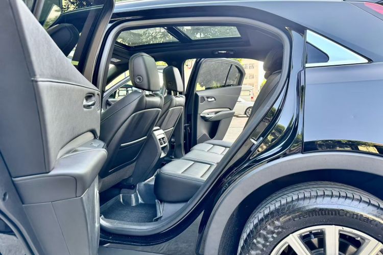 凯迪拉克XT4 2018款 28T 两驱领先型中控内饰7003