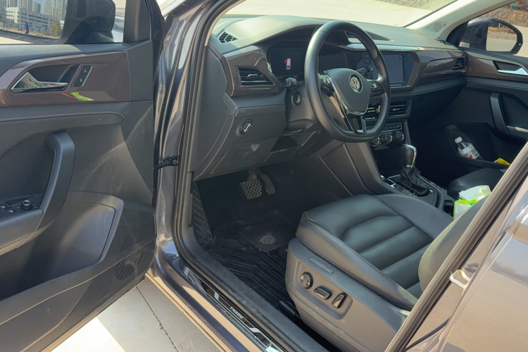 大众 途岳 2019款 280TSI 两驱旗舰版 国V中控内饰7001