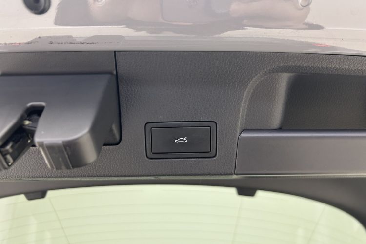 一汽-大众CC 2021款 380TSI 夺目版中控内饰7011