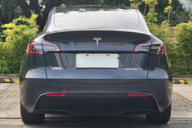 特斯拉 Model Y 2024款 后轮驱动版车身外观6002