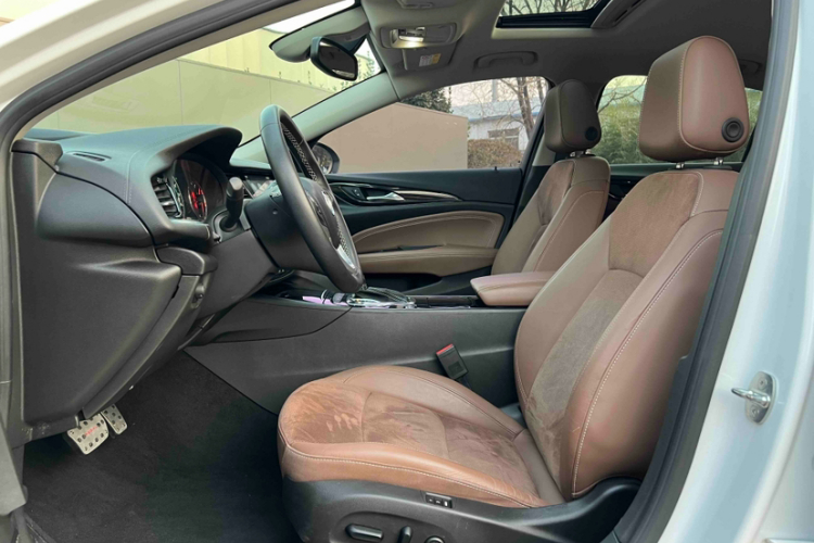 别克 君威 2017款 28T 尊贵型局部细节19