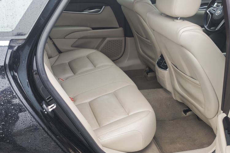 凯迪拉克XTS 2015款 28T 舒适型中控内饰7009