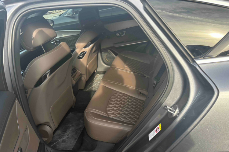 比亚迪 汉 2023款 EV 冠军版 605KM前驱尊贵型中控内饰7002